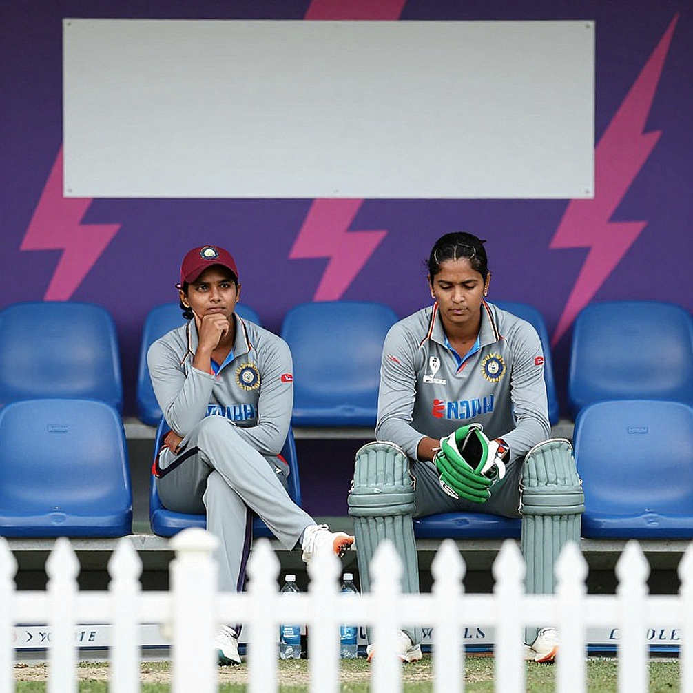 छह कुर्सियाँ, दो खाली: पाकिस्तान का कमेंट्री बॉक्स और क्रिकेट का वह नियम जो कभी लिखा ही नहीं गया